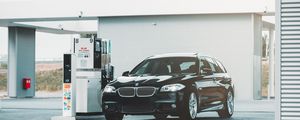 Preview wallpaper bmw series 5, bmw, fuel station