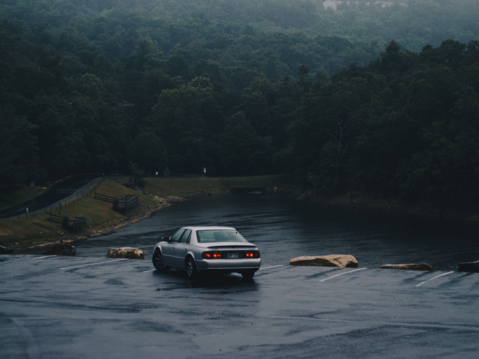 1600x1200 Wallpaper bmw series 6, bmw, fog, overcast