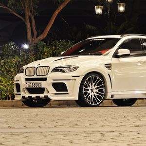 Preview wallpaper bmw, x6m, hamann, white, night, street, light