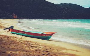 Preview wallpaper boat, beach, sea, coast, mountains