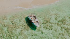 Preview wallpaper boat, coast, beach, palm, sea