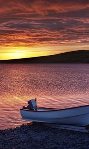 Preview wallpaper boat, coast, romanticism, mountain, decline, ripples