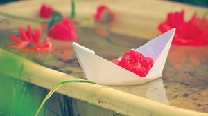 Preview wallpaper boat, flowers, paper