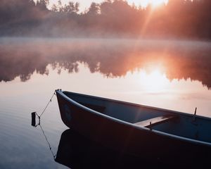 Preview wallpaper boat, fog, rays, water