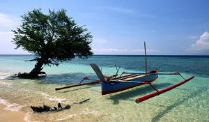 Preview wallpaper boat, gulf, beach, water, transparent, tree, coast, sand