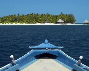 Preview wallpaper boat, island, ocean, palm trees