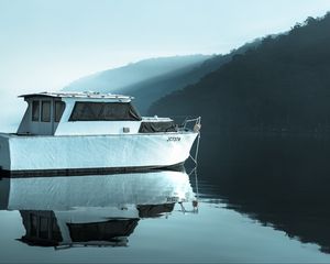 Preview wallpaper boat, lake, fog, water, reflection