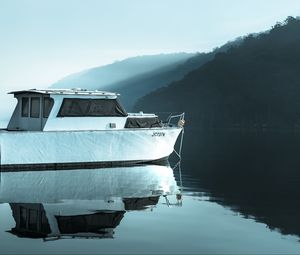 Preview wallpaper boat, lake, fog, water, reflection