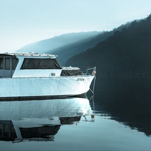 Preview wallpaper boat, lake, fog, water, reflection