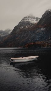 Preview wallpaper boat, lake, mountains, fog