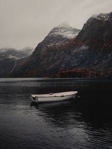 Preview wallpaper boat, lake, mountains, fog