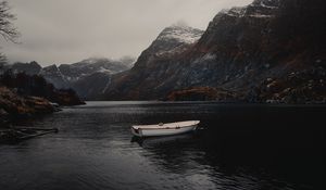 Preview wallpaper boat, lake, mountains, fog