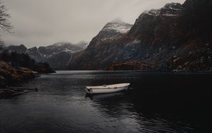 Preview wallpaper boat, lake, mountains, fog
