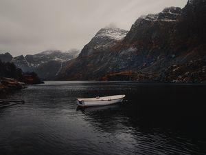 Preview wallpaper boat, lake, mountains, fog