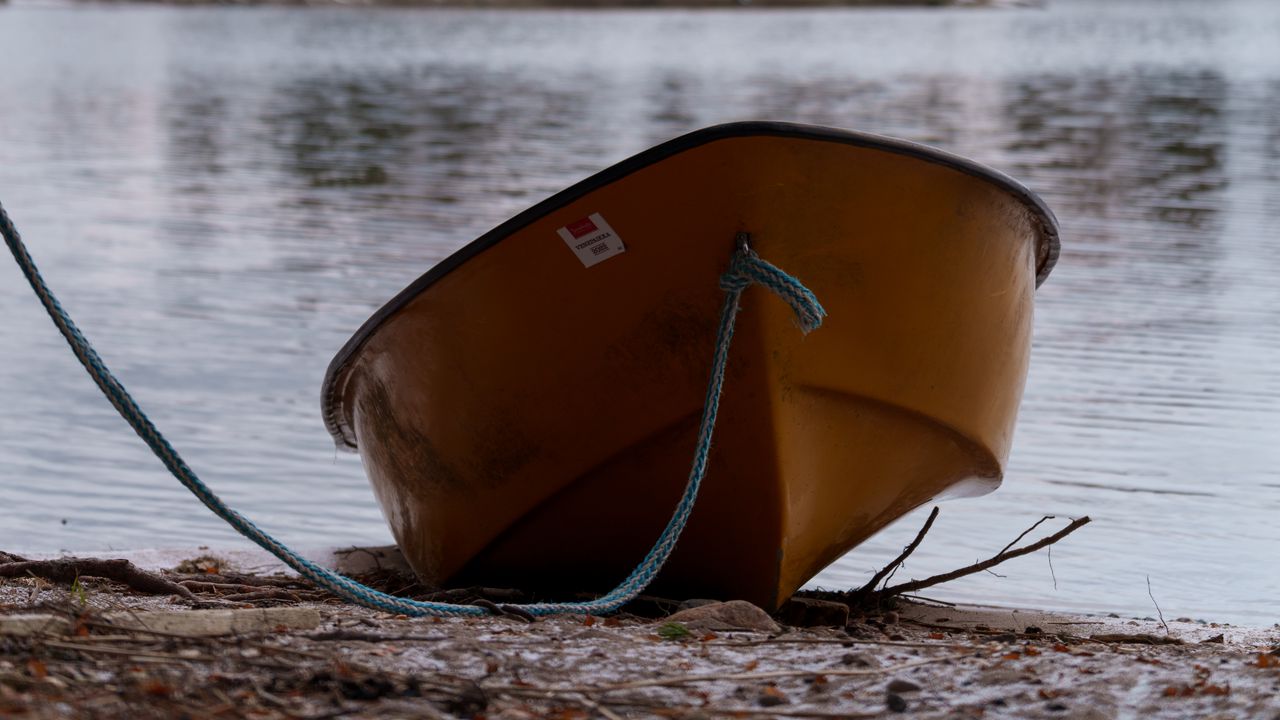 Wallpaper boat, lake, rope, blur