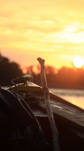 Preview wallpaper boat, log, sunset, blur