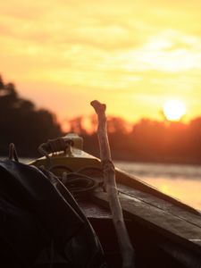 Preview wallpaper boat, log, sunset, blur