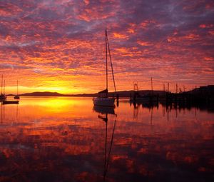 Preview wallpaper boat, mast, bay, sunrise, silence