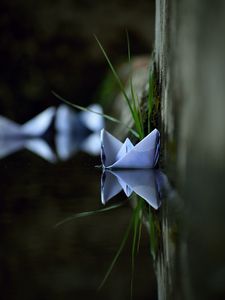 Preview wallpaper boat, origami, paper, water