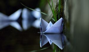 Preview wallpaper boat, origami, paper, water