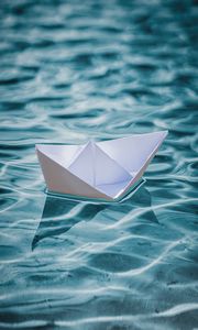 Preview wallpaper boat, origami, paper, water, ripples