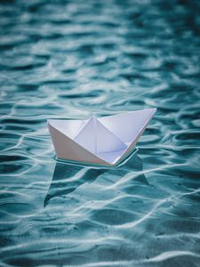 Preview wallpaper boat, origami, paper, water, ripples