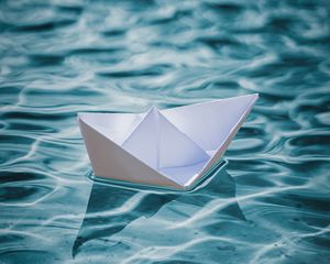 Preview wallpaper boat, origami, paper, water, ripples