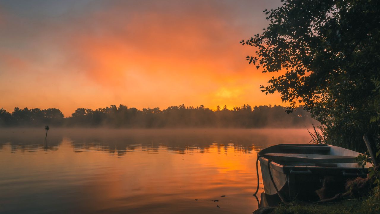 Wallpaper boat, river, fog, sunrise