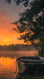 Preview wallpaper boat, river, fog, sunrise
