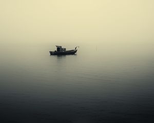 Preview wallpaper boat, river, fog, minimalism, black and white