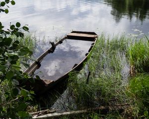 Preview wallpaper boat, river, water, grass, shore, trees