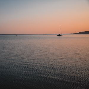 Preview wallpaper boat, sail, sea, horizon, twilight