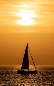 Preview wallpaper boat, sail, silhouette, sea, skyline, twilight