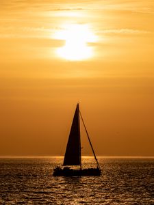 Preview wallpaper boat, sail, silhouette, sea, skyline, twilight
