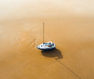 Preview wallpaper boat, sailboat, aerial view, sand