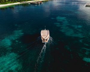 Preview wallpaper boat, sea, coast, island, landscape