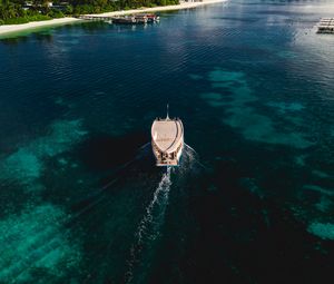 Preview wallpaper boat, sea, coast, island, landscape