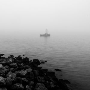 Preview wallpaper boat, sea, coast, fog, black and white