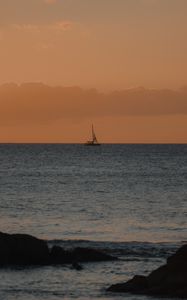 Preview wallpaper boat, sea, dusk, water, horizon