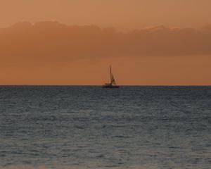 Preview wallpaper boat, sea, dusk, water, horizon