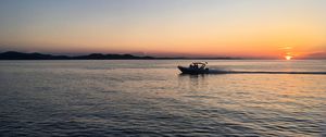Preview wallpaper boat, sea, horizon, evening