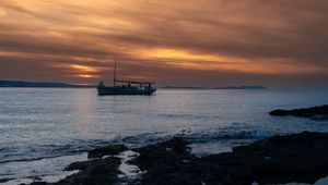 Preview wallpaper boat, sea, nature, evening