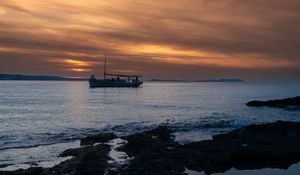 Preview wallpaper boat, sea, nature, evening