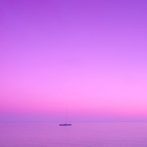 Preview wallpaper boat, sea, skyline, lilac