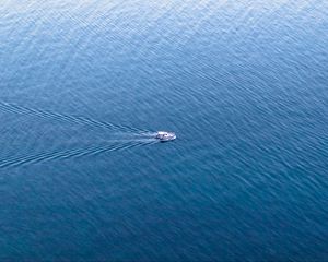 Preview wallpaper boat, sea, track