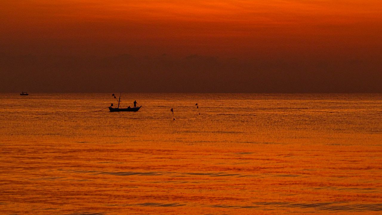 Wallpaper boat, silhouette, sea, evening, horizon