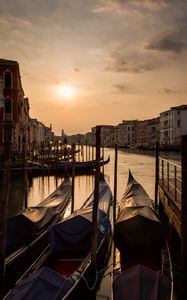 Preview wallpaper boat, sun, canal, buildings