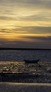 Preview wallpaper boat, sunset, horizon