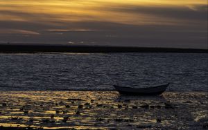 Preview wallpaper boat, sunset, horizon