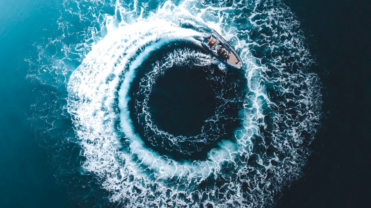 Wallpaper boat, trace, aerial view, circle